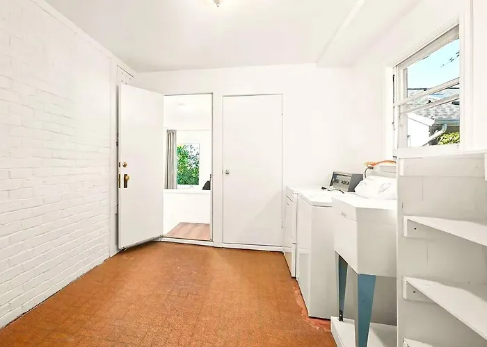 Private Berkeley Hills Studio Suite With Laundry
