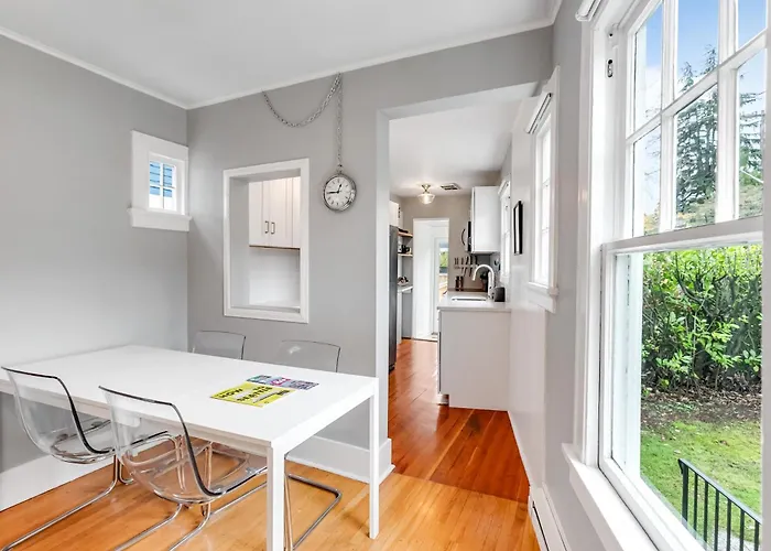 Montlake Hideaway In Spite House