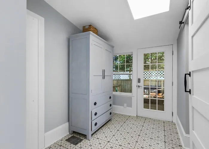 Saracasa - First Floor House 2Br/1.5Bath