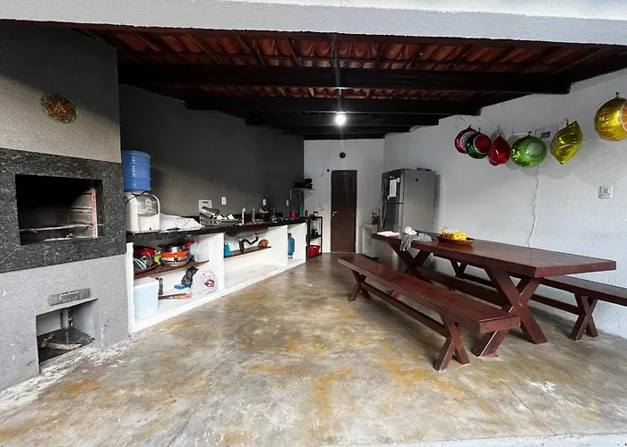 Pedrinhas Hostel E Camping