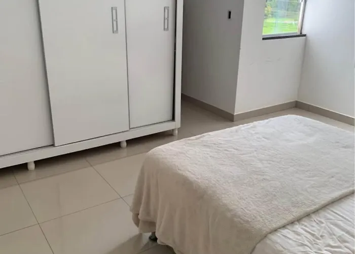 Suítes em casa ampla com área gourmet