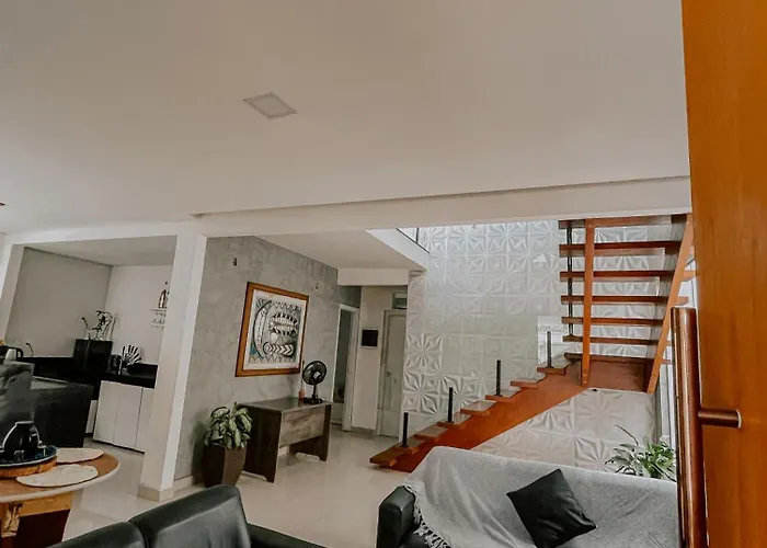 Suítes em casa ampla com área gourmet