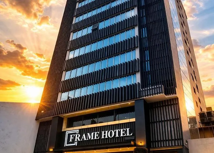 Cheap hotel: Frame Hotel