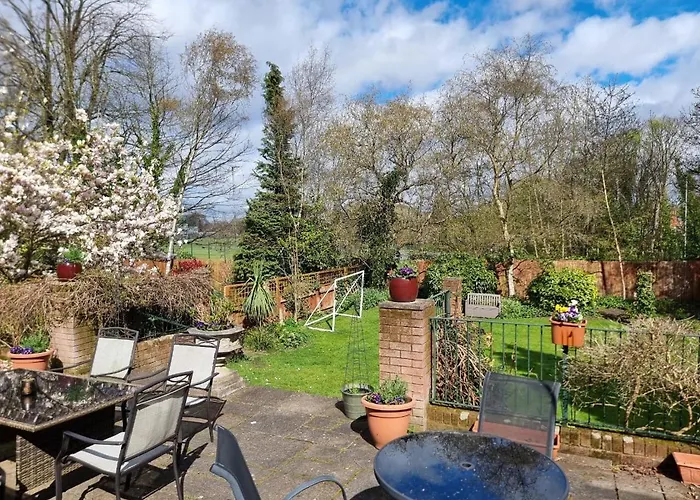 Villa: Westbourne Lodge Birmingham