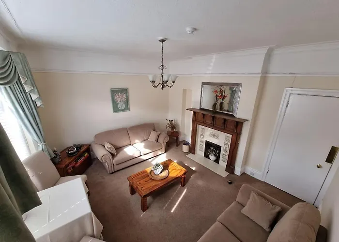 Villa: Westbourne Lodge Birmingham