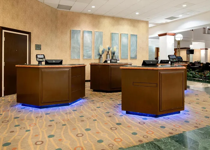 Embassy Suites By Hilton Airport