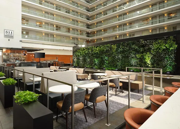 Best Selfcatering Embassy Suites By Hilton Chicago Downtown Magnificent Mile