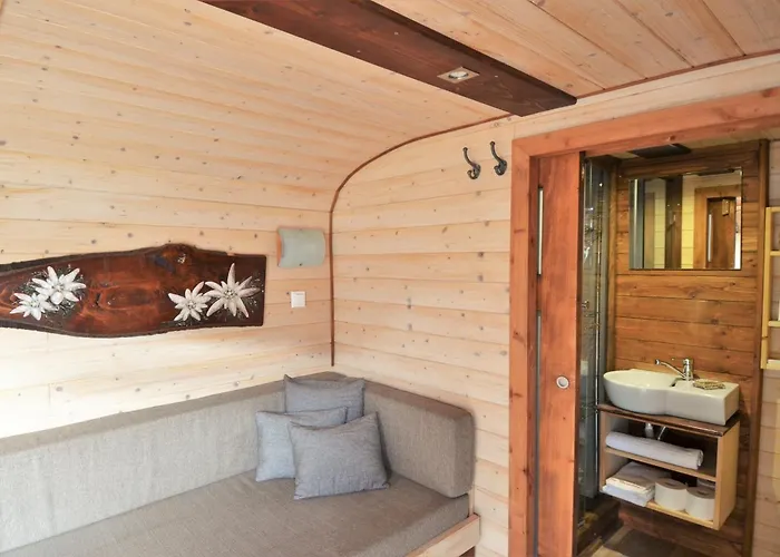 Les Chambres Et Roulottes Des Noisetiers