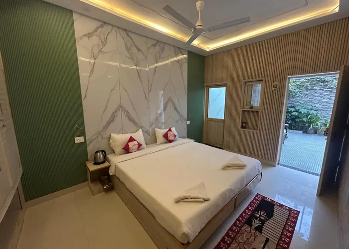 Max Guest House