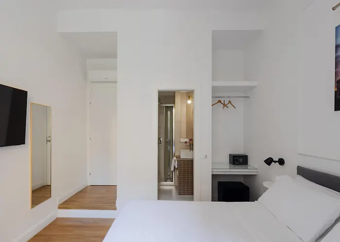 Suites By Chloe