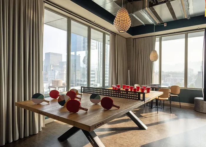 Moxy Downtown
