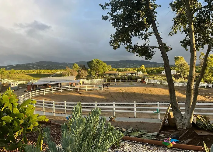 Romantic Villa In Pool Oasis Walk To Wineries