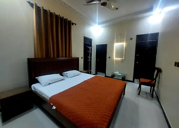 Family Guest House In Gulshan-E-Iqbal , Block-10