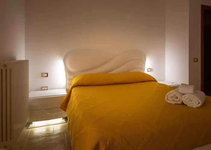 Mava Rooms