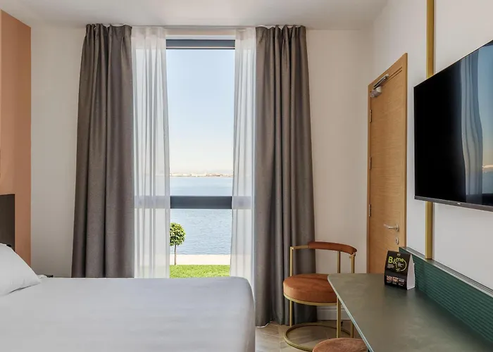 B&B Laguna