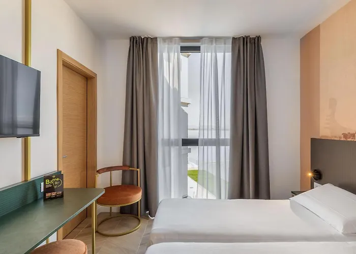 B&B Laguna