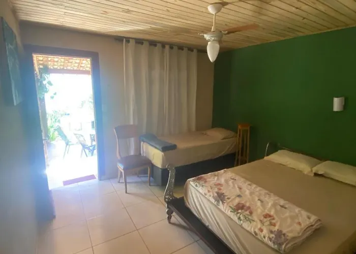 Quintal da prainha Bar - pousada simples-beira da lagoa