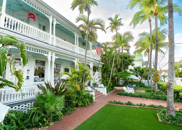 Southernmost Point Guest House & Garden Bar