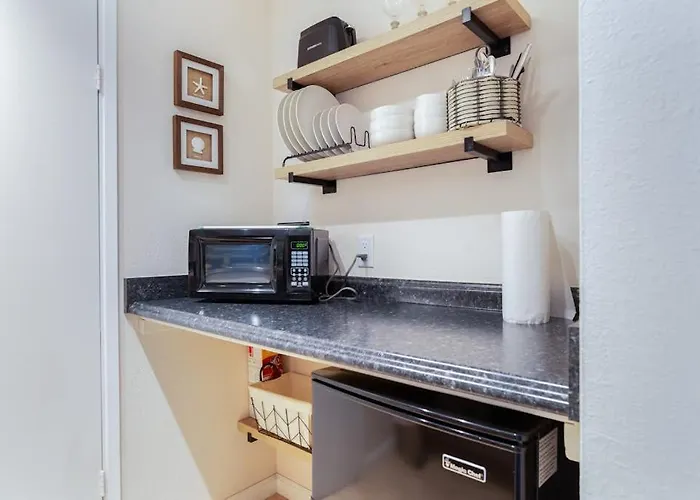 Kona Islander Inn 112