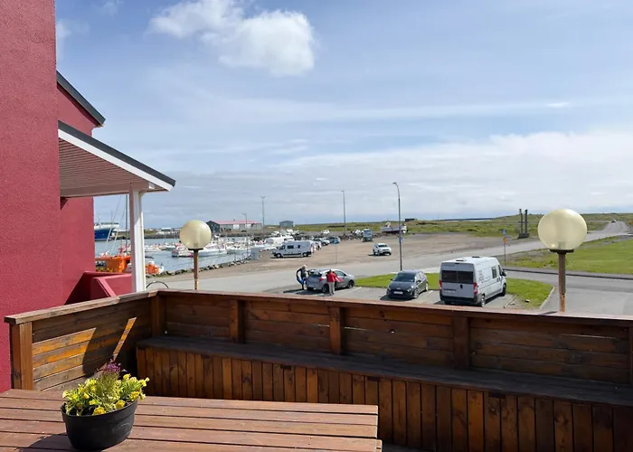Guesthouse Hvammur By The Harbour