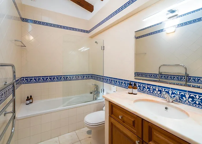  Casas Da Capela Do Monte, Country Houses
