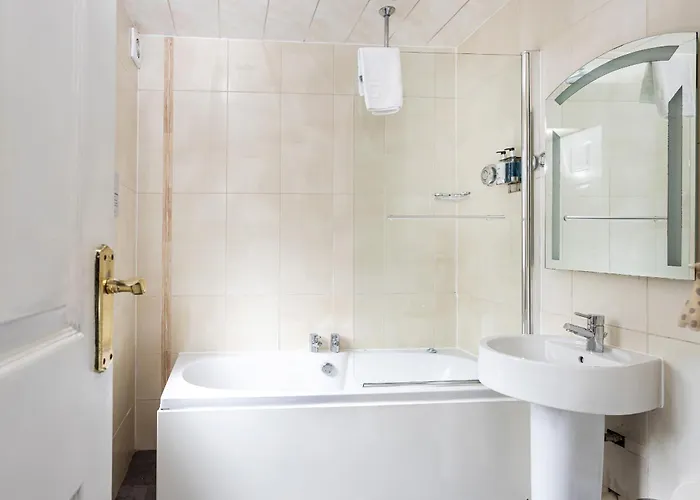 The Howbeck & The Retreat 5Min To Lake, Restaurants & To The Free Hydro Wellness Club