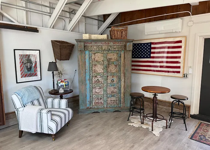 Waterfront Carriage House On Tomales Bay With Dock