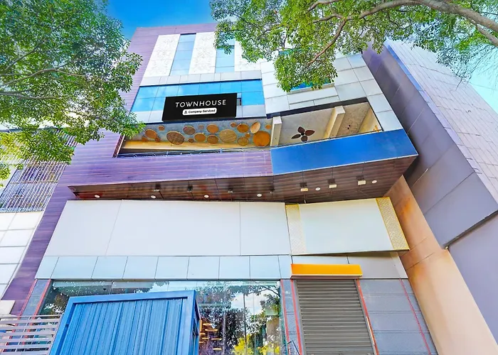 Hotels With Four Stars Townhouse Itpl Formerly Royal Rooms
