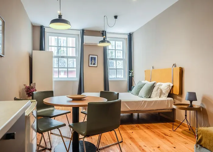 All Vacation Rentals Oporto Maison Entreparedes