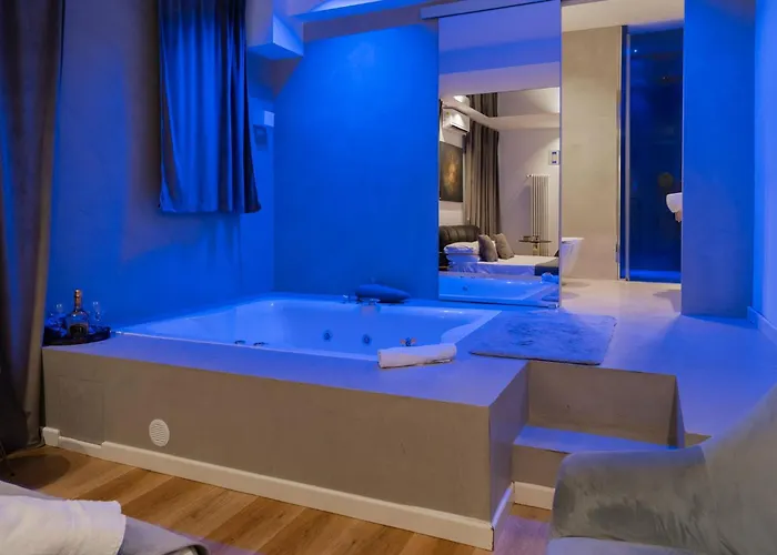 Four Luxury Suite