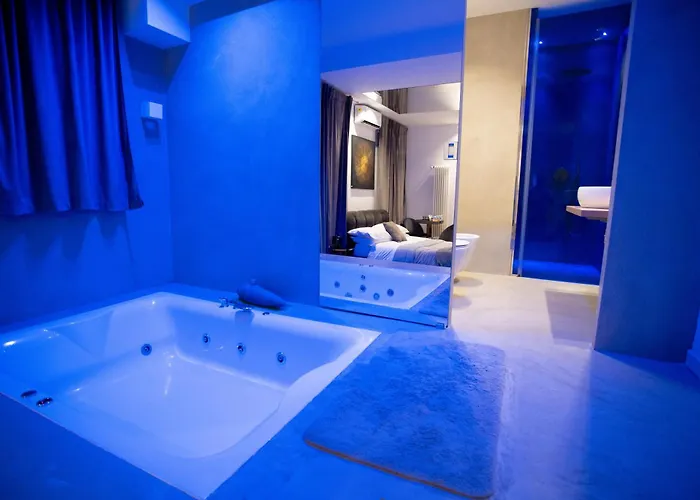 Four Luxury Suite
