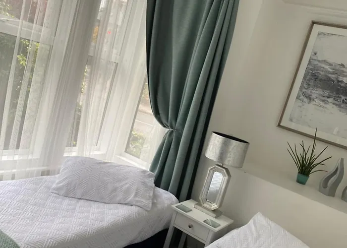 A & B Guest House Cambridge