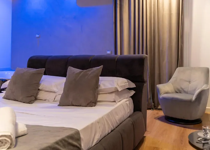 Four Luxury Suite
