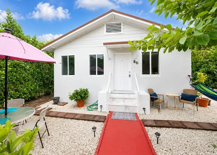 Nice 2 Twin Bedroom - Best Central Location In Miami - Luggage Storage, Parking And Laundry For Free!!!!
