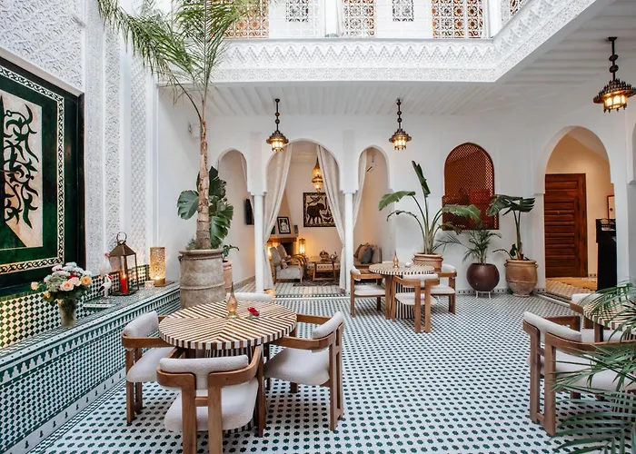 Riad Dar Al-Famila & Spa