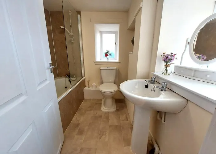 Ensuite Rooms, Self-Catering In Shared Kitchens