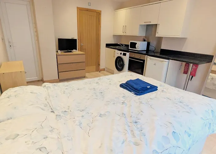 Charming Ensuite Near Wimbledon