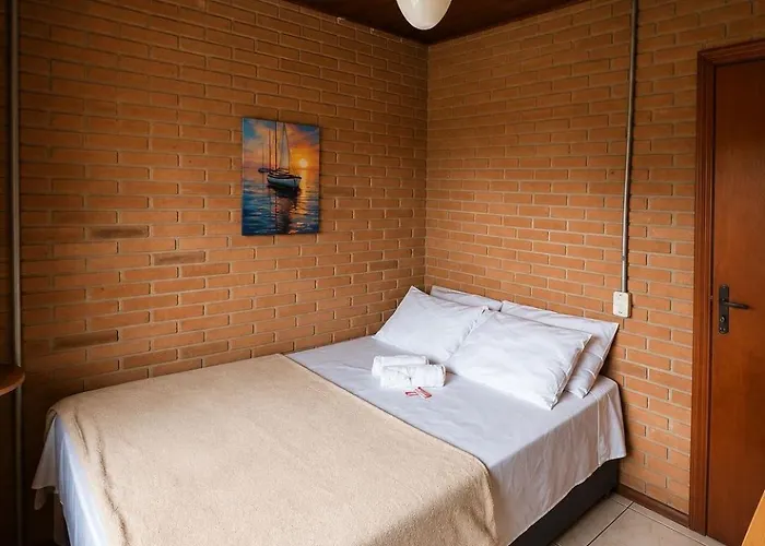 Brumar - Quarto Com Banheiro Compartilhado