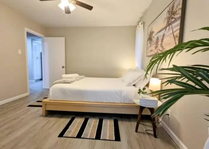 Private Master Bedroom North Lamar