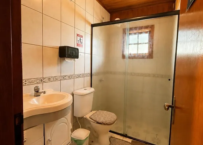 Brumar - Quarto Com Banheiro Compartilhado