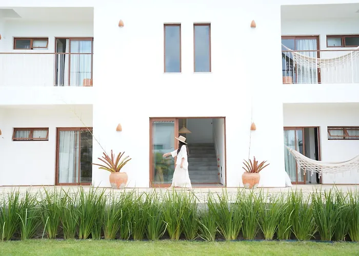Casa Aia - Hospedagem De Charme Na Atalaia