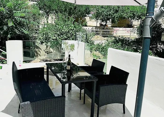 Johnmar Apartment