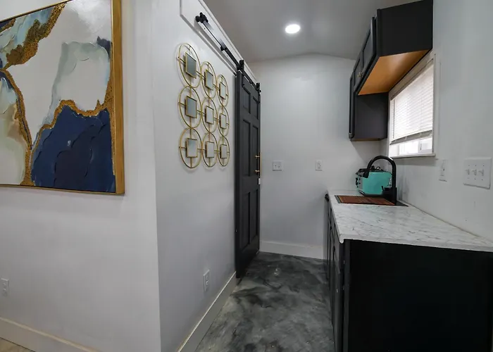 Clt Tiny House 5 Min From Airport And Uptown