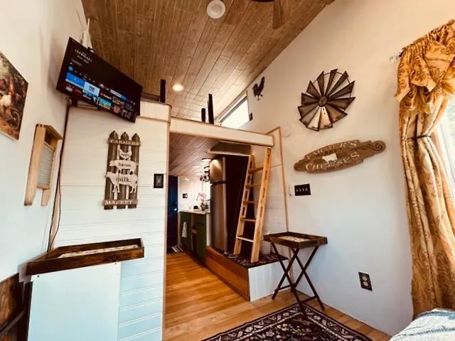 Tiny House Farm Stay Pets Welcome