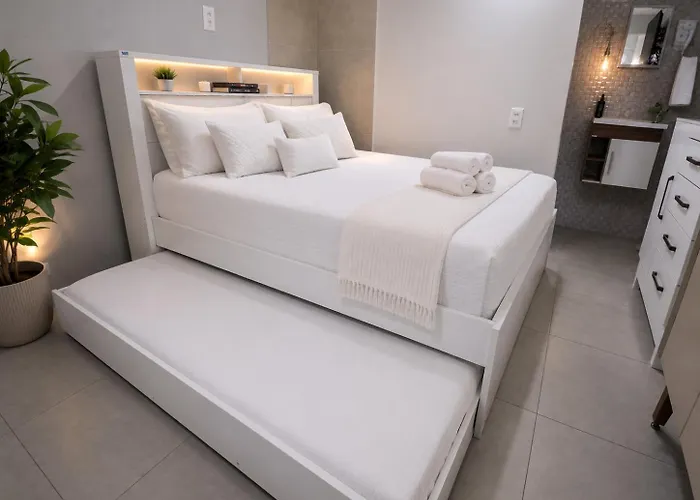 Quarto Aconchegante Completo Wi-Fi TV Microondas Cafeteira Entrada Privativa