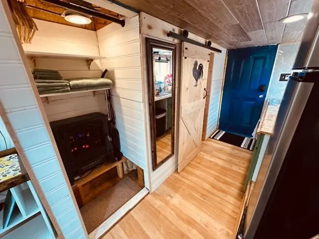 Tiny House Farm Stay Pets Welcome