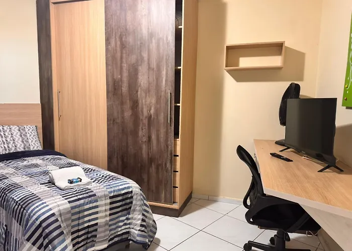 Quarto a 5 Minutos do Hosp Erasto e UFPR