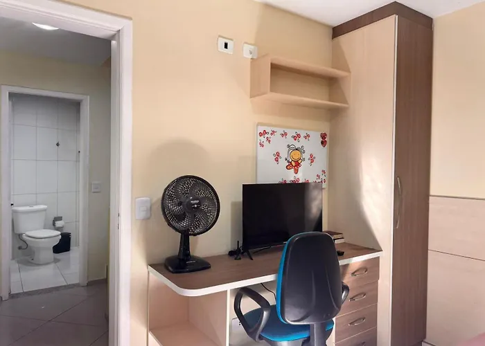 Quarto a 5 Minutos do Hosp Erasto e UFPR