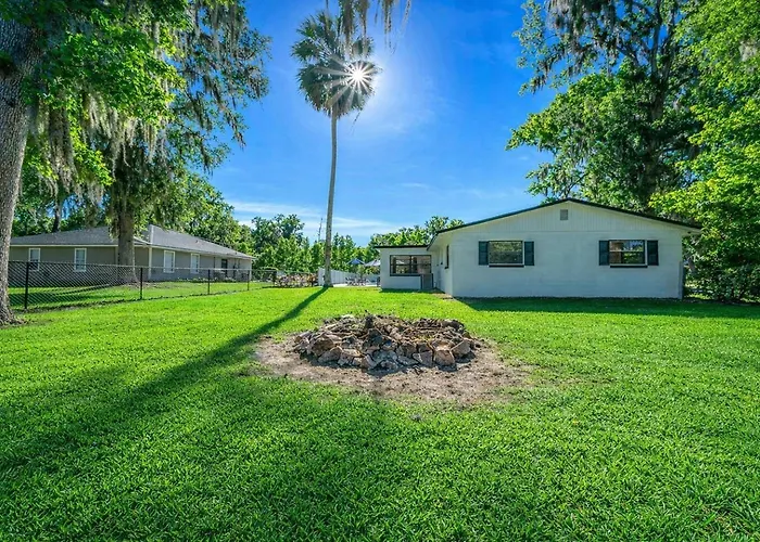 Private Suite | Pool Access | Close To All Ocala!