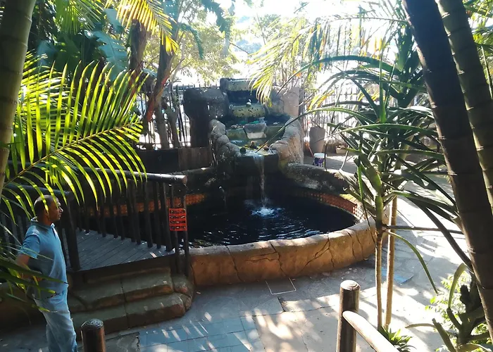 Laletsa Lodge